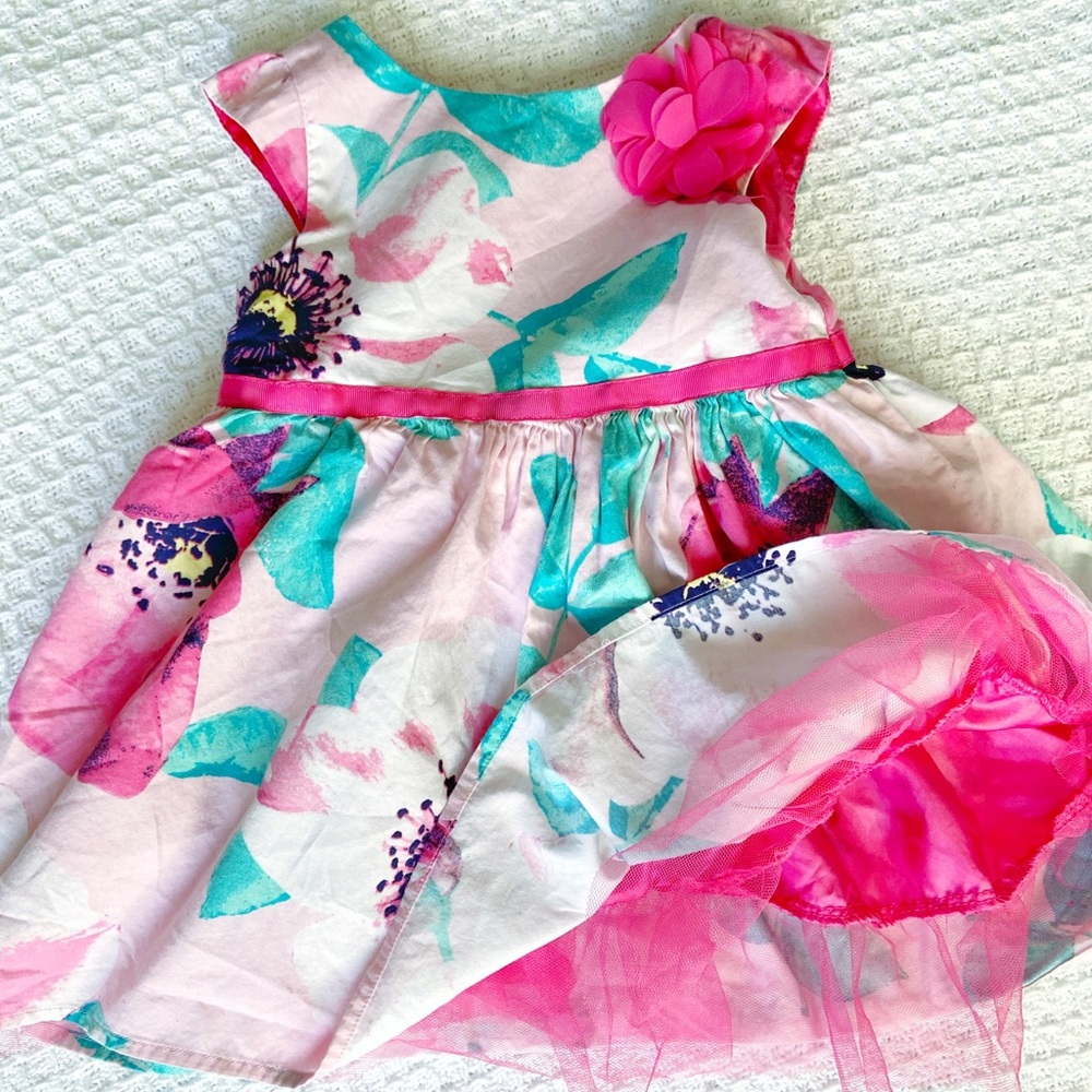 Girls party dress 💕